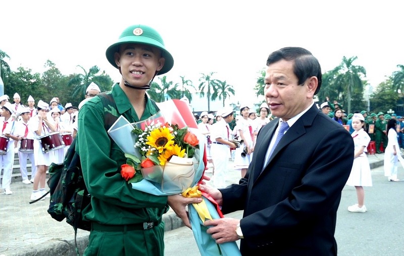 Nearly 2,800 Quang Ngai's youth join the army in 2024 (2)