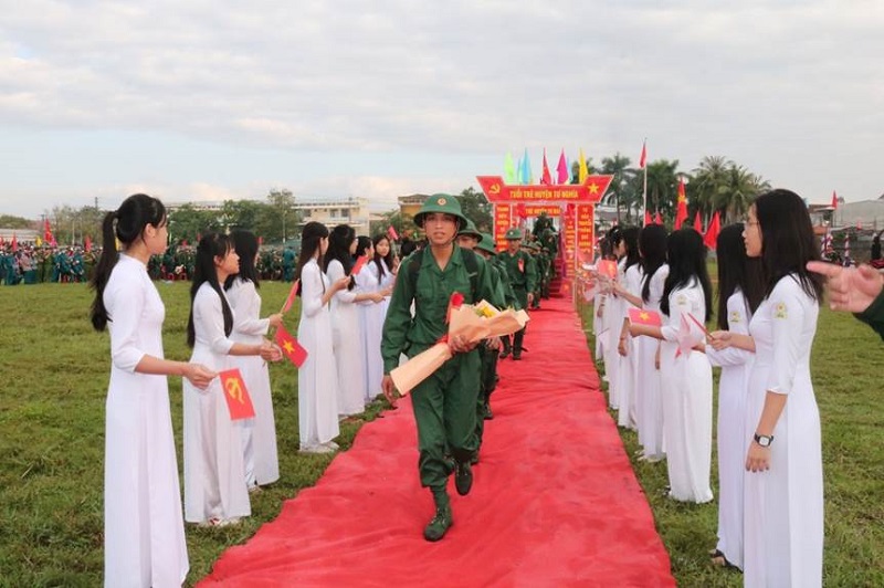 Nearly 2,800 Quang Ngai's youth join the army in 2024 (3)