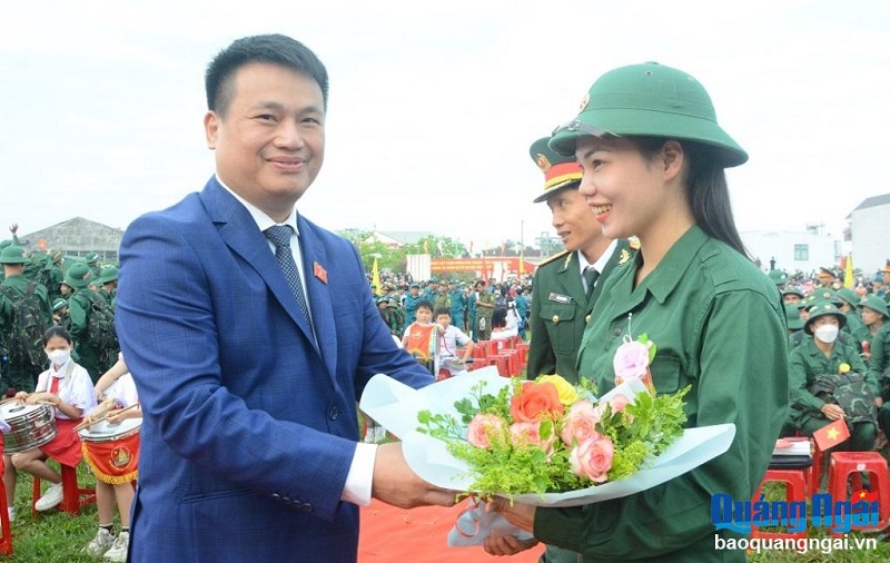 Nearly 2,800 Quang Ngai's youth join the army in 2024 (6)