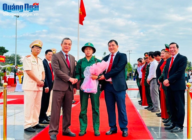 Nearly 2,800 Quang Ngai's youth join the army in 2024 (13)