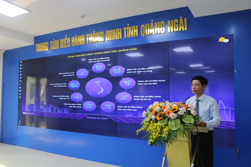 Đồng chí Đỗ Quang Nghĩa, Phó Giám đốc Sở Thông tin và Truyền thông giới thiệu tổng quan về IOC Quảng Ngãi
