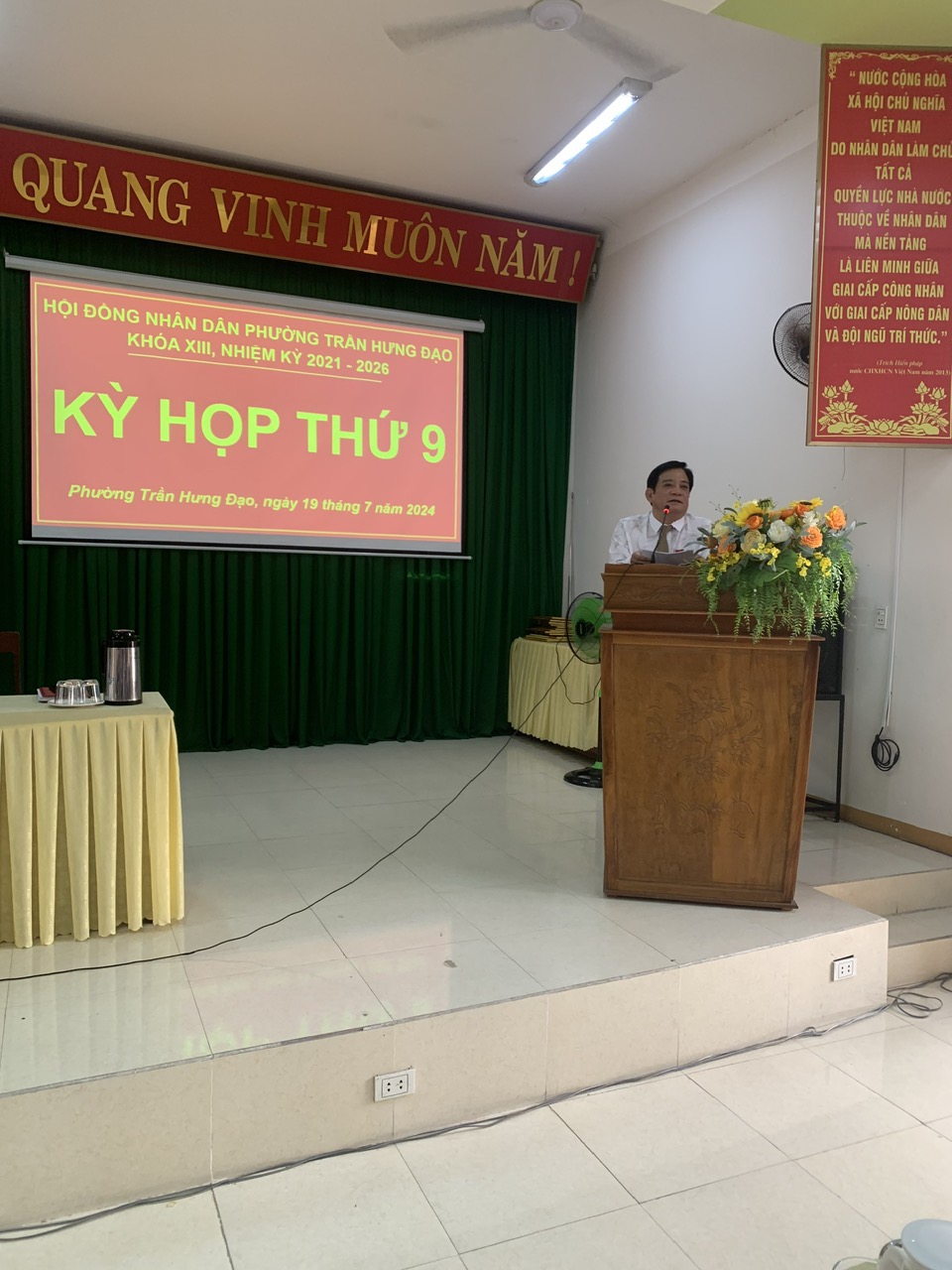 Đồng chí Nguyễn Tấn Ngọc, Bí thư Đảng ủy- Chủ tịch HĐND phường phát biểu khai mạc kỳ họp