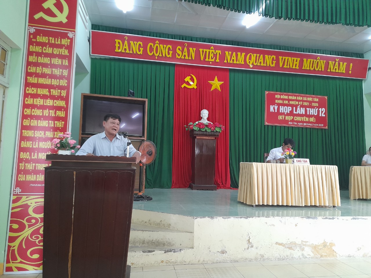 Đ/c: Hà Tấn Hồng - HUV, Bí thư Đảng ủy xã phát biểu chỉ đạo 