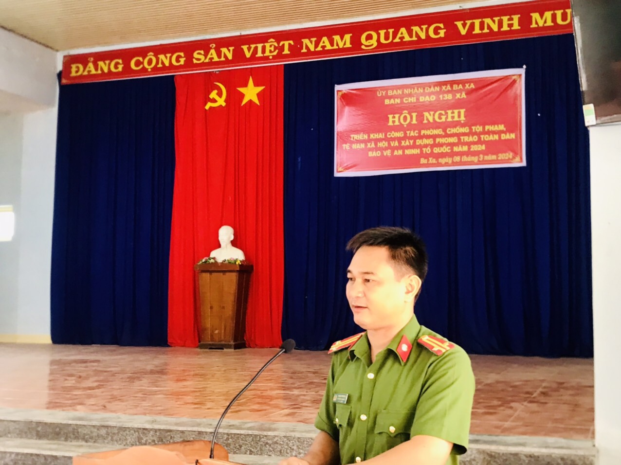 Đ/c Phạm Duy Phương, Phó Trưởng Ban chỉ đạo 138 huyện - Phó Trưởng công an huyện Ba Tơ phát biểu chỉ đạo tại Hội nghị