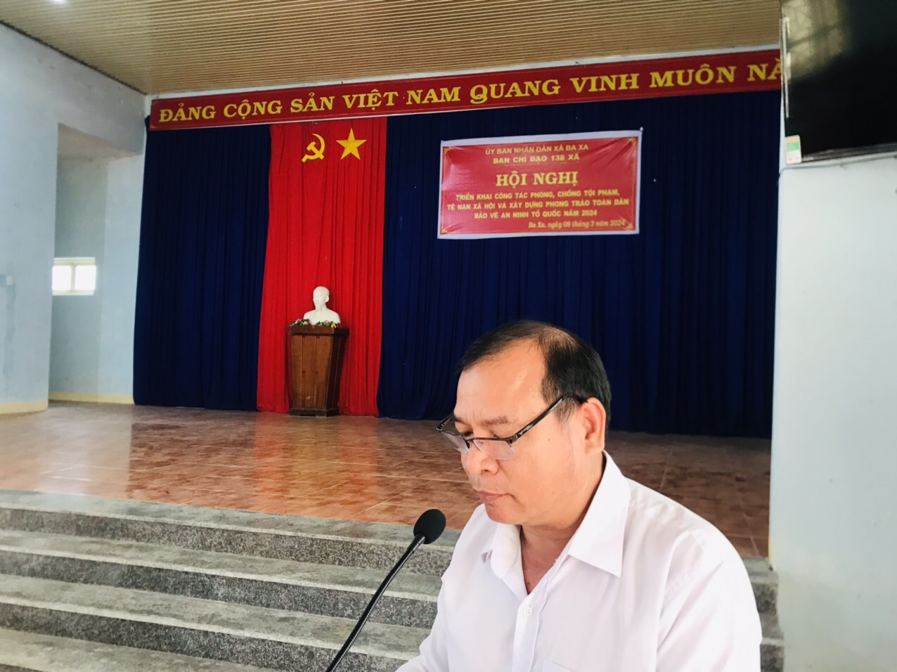 Đ/c Phạm Văn Vôn, Chủ tịch UBND xã phát biểu tại Hội nghị