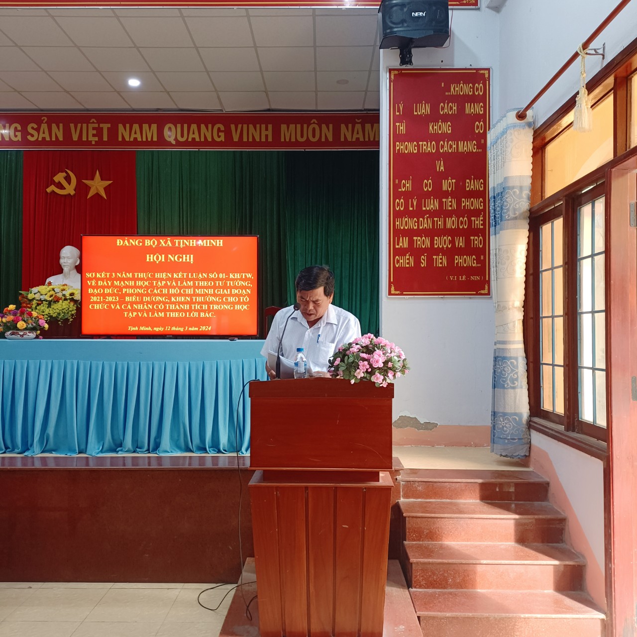 Đồng chí Lương Văn Trị - Chủ tịch HĐND xã, Bí thư Đảng ủy xã phát biểu khai mạc