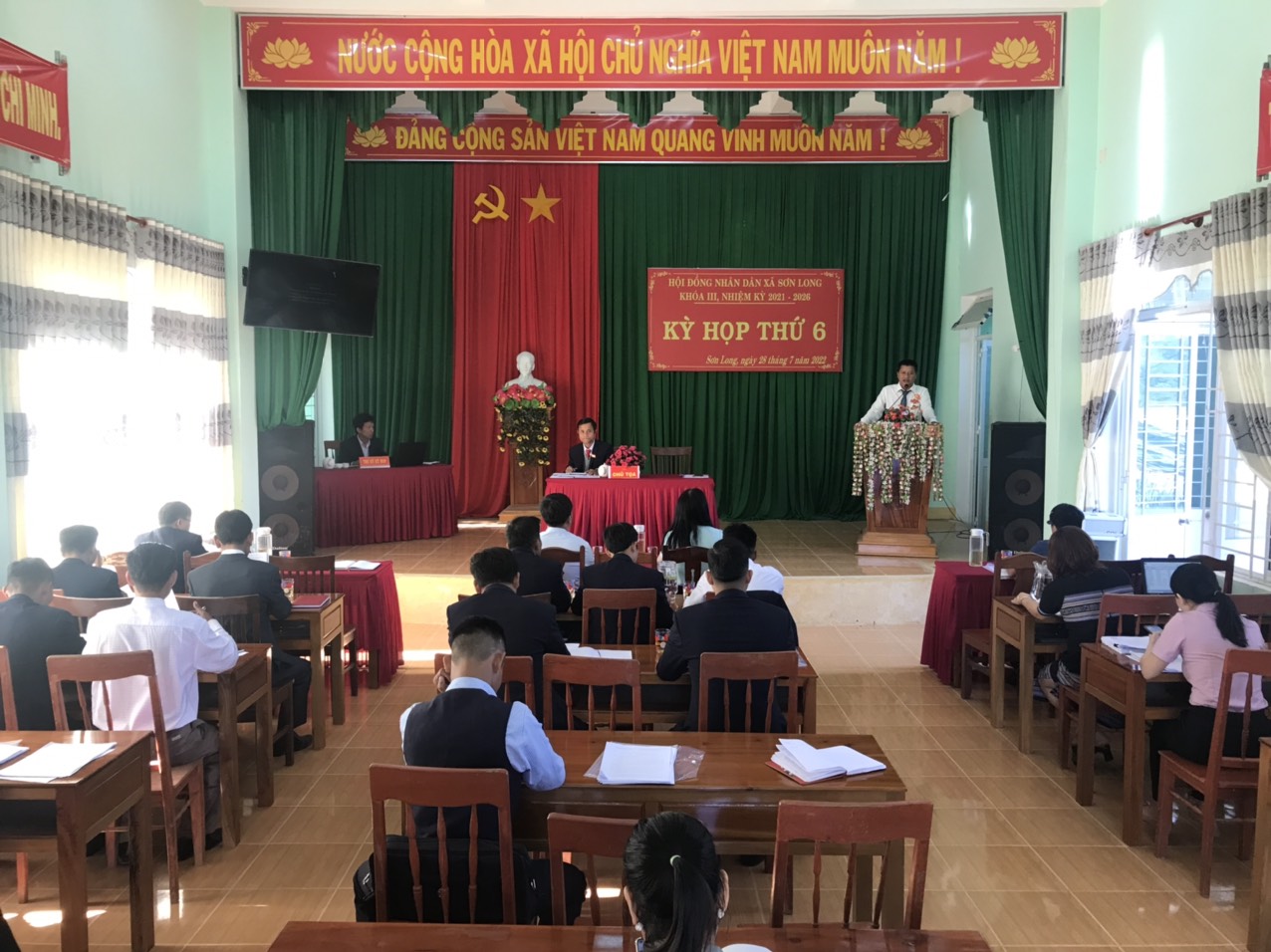Sơn Long long trọng tổ chức kỳ họp HĐND giữa năm 2022.