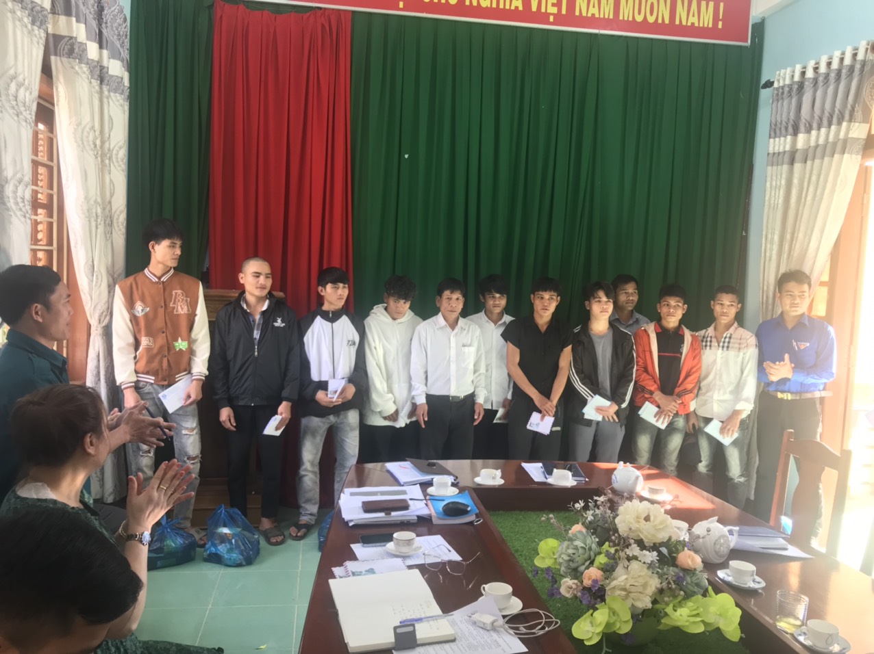 Sơn Long tổ chức gặp mặt những thanh niên ưu tú trước khi lên đường nhập ngũ năm 2023