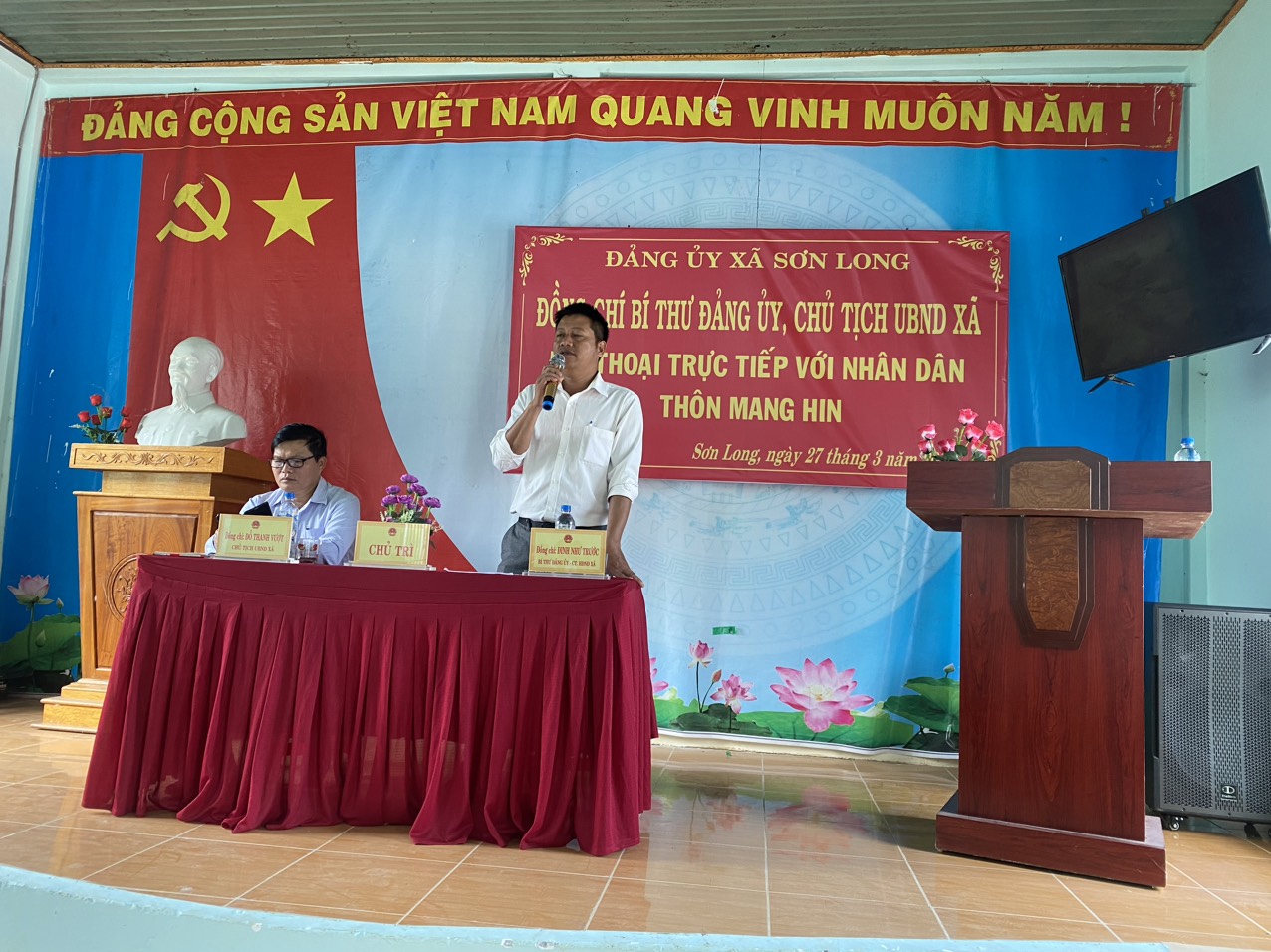 Sáng ngày 27/3/2024 Đảng ủy xã Sơn Long tổ chức hội nghị Bí thư Đảng ủy, chủ tịch UBND xã tiếp xúc, đối thoại trực tiếp với nhân dân thôn mang Hin.