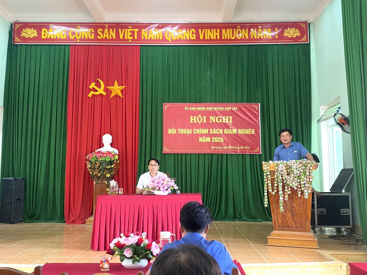 Chiều ngày 04/6/2024, Ủy ban Nhân dân huyện Sơn Tây tổ chức đối thoại chính sách giảm nghèo năm 2024 với Nhân dân xã Sơn Long.