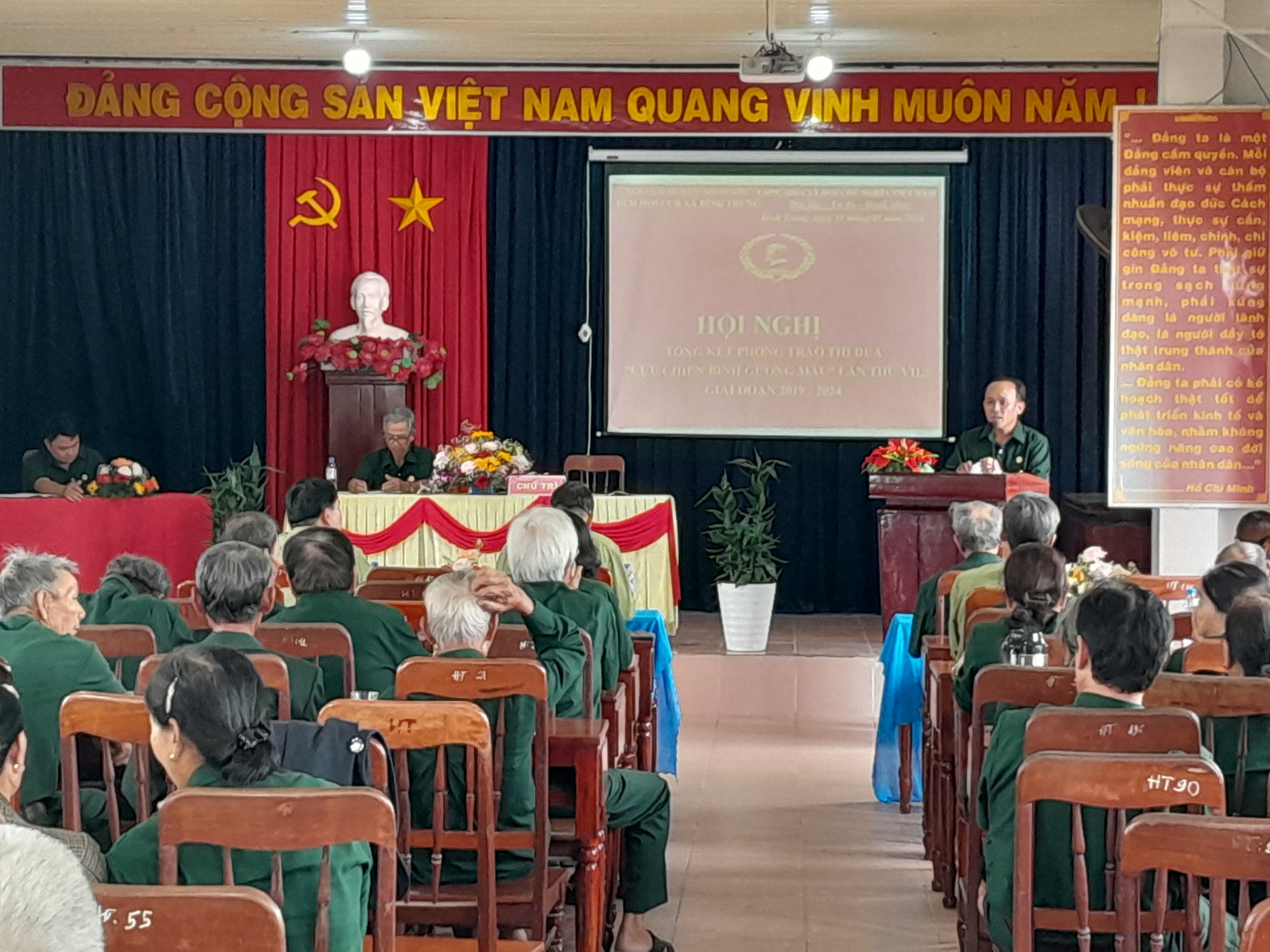 Đồng chí Huỳnh Văn Thành - Chủ tịch Hội Cựu chiến binh xã phát biểu khai mạc hội nghị