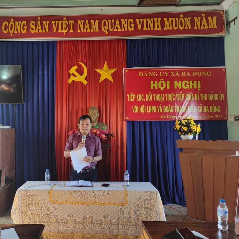 Đồng chí Nguyễn Hữu Tuyến, Bí thư Đảng ủy phát biểu kết luận tại hội nghị