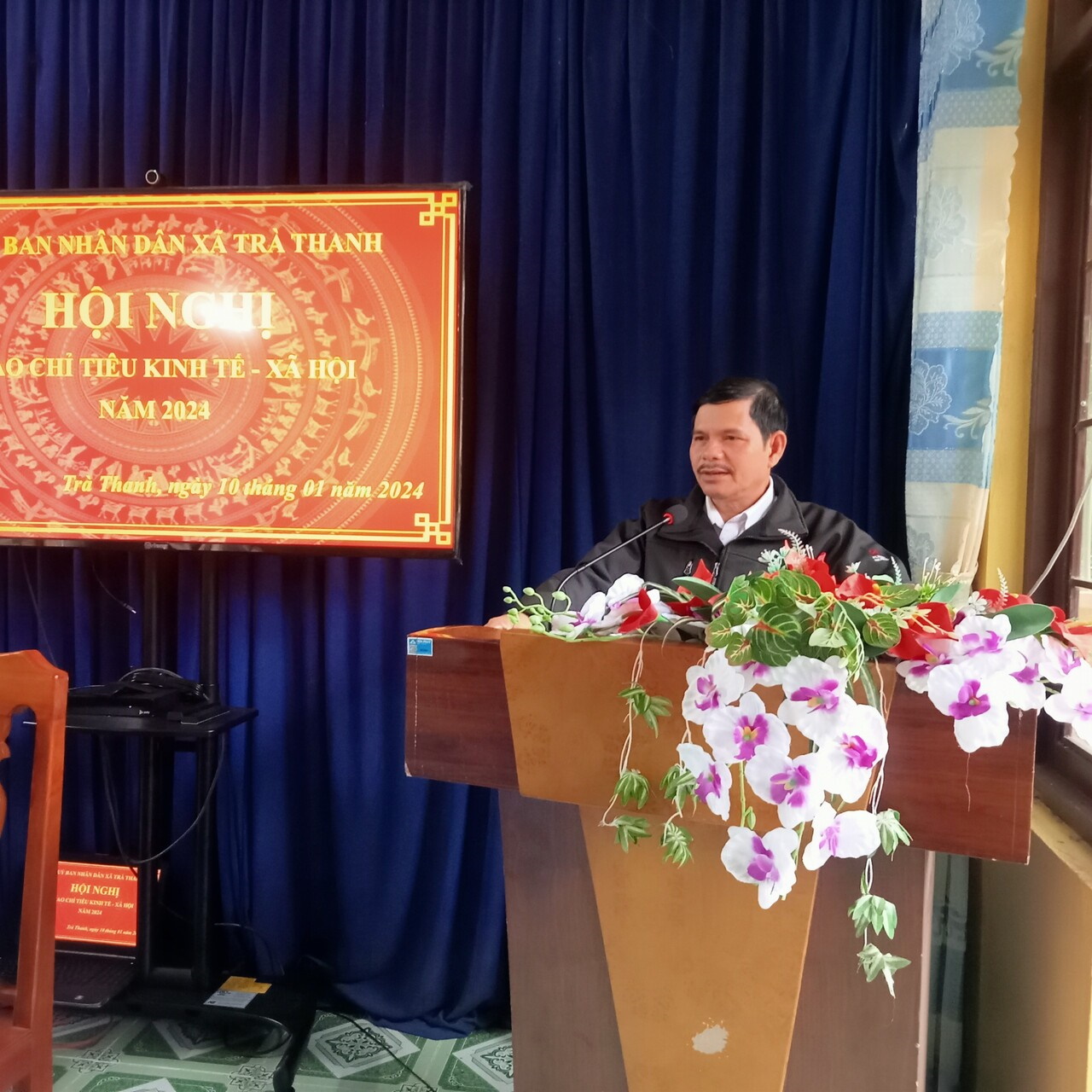 Đồng chí Hồ Thanh Hùng, Bí thư Đảng ủy xã - Chủ tịch HĐND xã, phát biểu chỉ đạo tại hội nghị