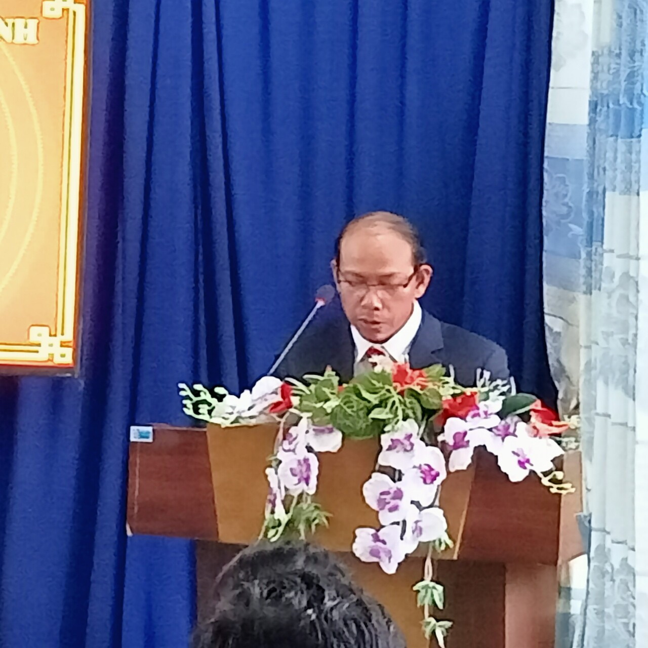 Ông Hồ Văn Vinh, Chủ tịch UBMTTQVN xã báo cáo Tổng hợp ý kiến, kiến nghị của cử tri và công tác xây dựng chính quyền năm 2023, nhiệm vụ năm 2024