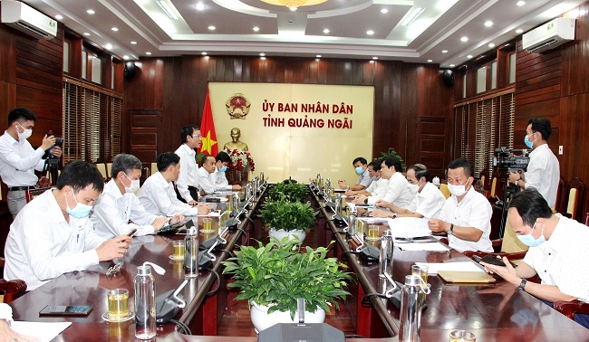 Phó Chủ tịch UBND tỉnh Trần Phước Hiền làm việc với Công ty truyền tải điện II
