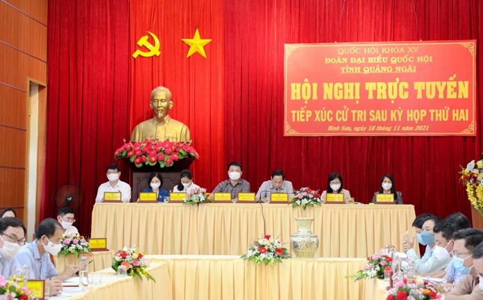Đoàn đại biểu Quốc hội tiếp xúc cử tri tại huyện Bình Sơn