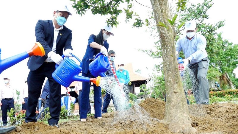 Công ty Cổ phần Lọc hóa dầu Bình Sơn phát động trồng 1 triệu cây xanh