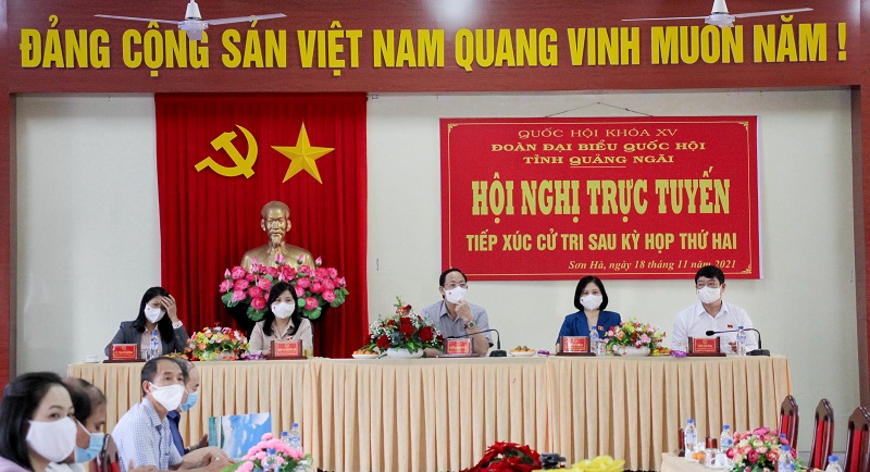 Phó Chủ tịch Quốc hội Trần Quang Phương tiếp xúc cử tri tại huyện Sơn Hà