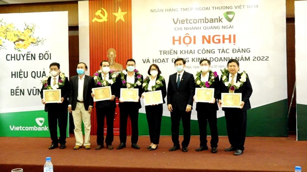 Năm 2022, Vietcombank Quảng Ngãi phấn đấu huy động vốn tăng 15%, lợi nhuận đạt kế hoạch giao