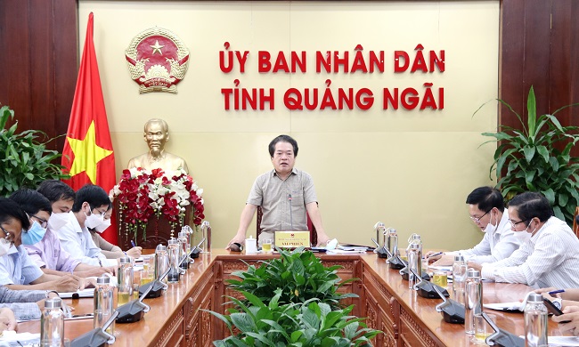 Phó Chủ tịch UBND tỉnh Võ Phiên làm việc với Công ty TNHH MTV Đầu tư, xây dựng và kinh doanh dịch vụ Quảng Ngãi