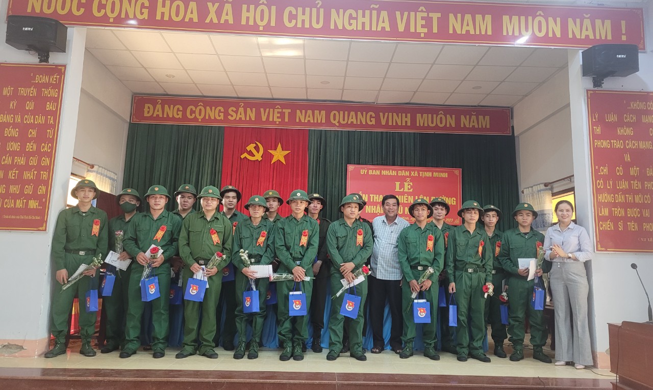 Xã Tịnh Minh tổ chức Lễ tiễn thanh niên lên đường nhập ngũ năm 2023.