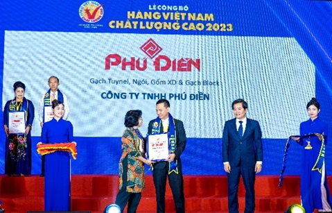 Công ty TNHH Phú Điền đạt danh hiệu Hàng Việt Nam chất lượng cao, lần thứ 11