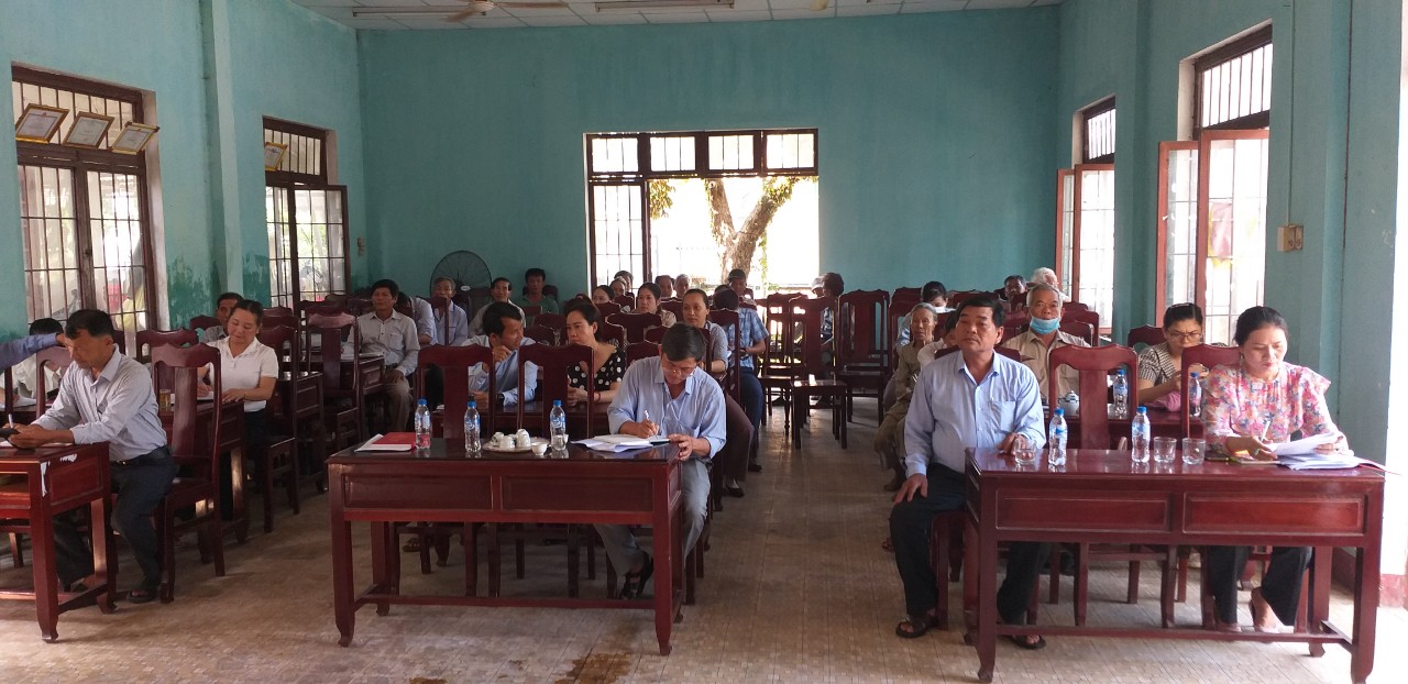 Hội nghị tiếp xúc, đối thoại trực tiếp giữa Bí thư Đảng uỷ xã với Nhân dân thôn Minh Trung