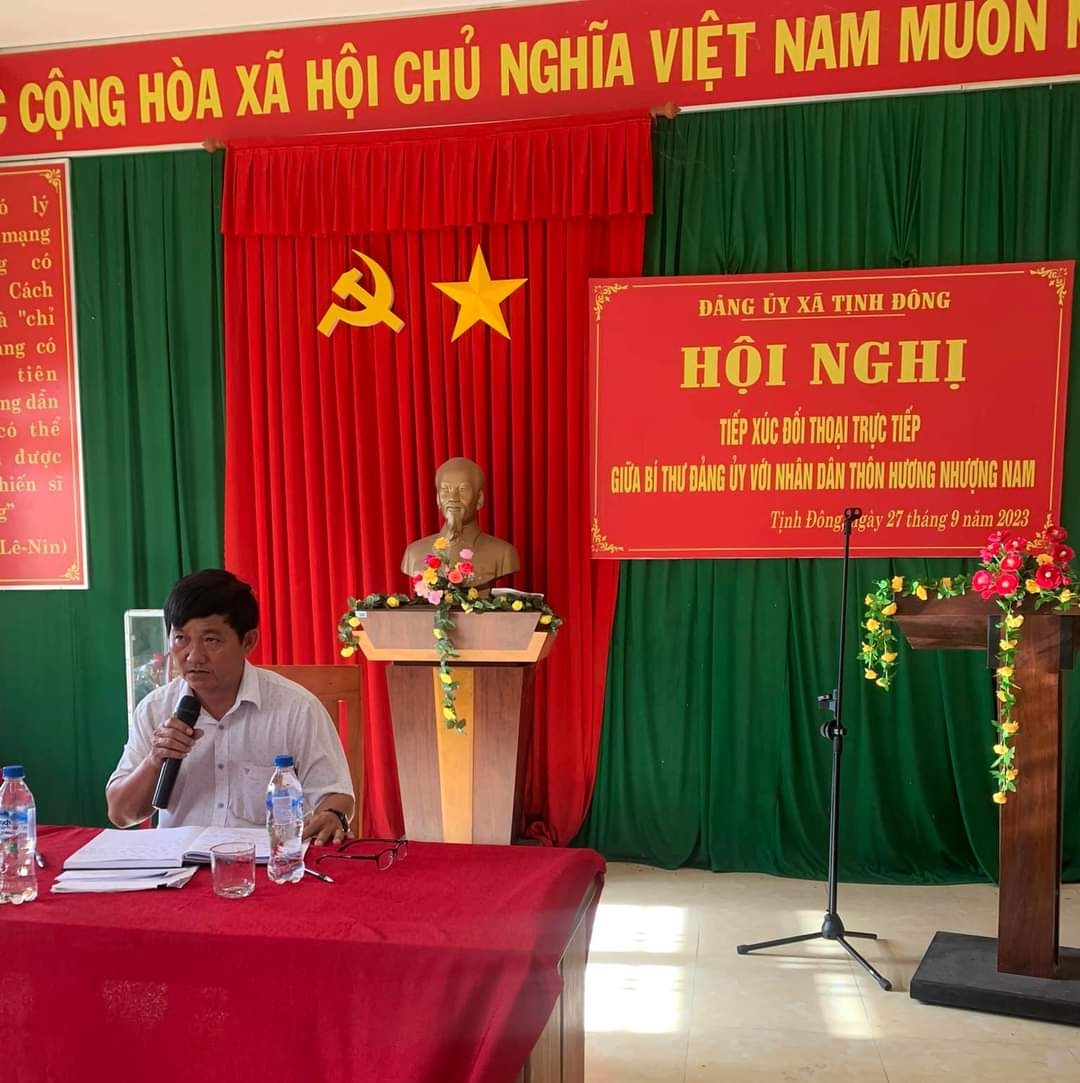 Đối thoại trực tiếp giữa Bí thư Đảng ủy, Chủ tịch UBND xã với nhân dân thôn Hương Nhượng Nam