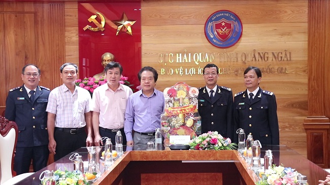 Phó Chủ tịch UBND tỉnh Võ Phiên thăm, chúc Tết các cơ quan, đơn vị