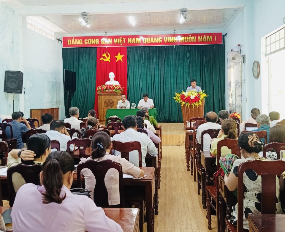 Đảng uỷ thị trấn Ba Tơ tổ chức hội nghị quán triệt và triển khai thực hiện các văn bản của Trung ương, của tỉnh và của huyện
