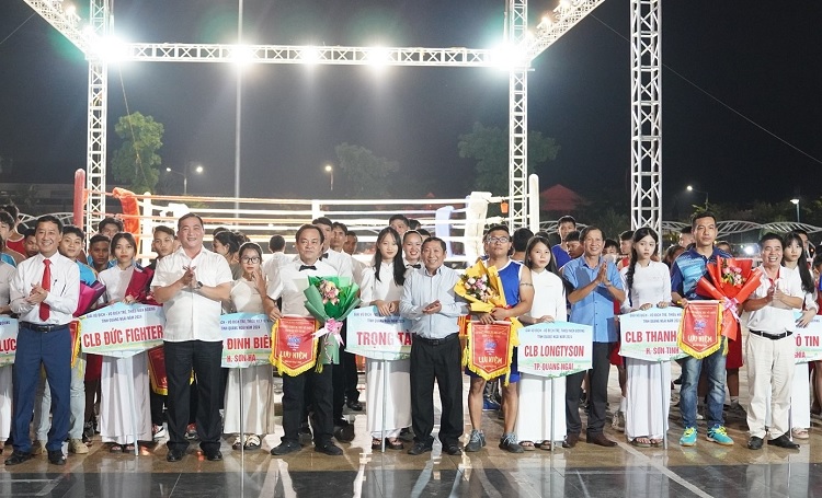 Khai mạc Giải vô địch - vô địch trẻ, thiếu niên boxing Quảng Ngãi