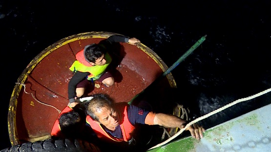 Kịp thời cứu 3 ngư dân Quảng Nam bị nạn trên biển