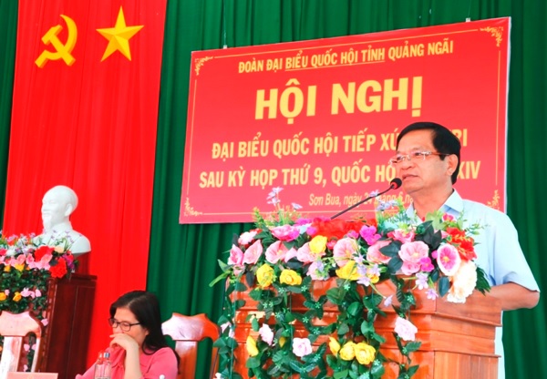 Đoàn Đại biểu Quốc hội tiếp xúc với cử tri xã Sơn Bua, huyện Sơn Tây