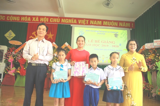 Trung tâm nuôi dạy trẻ khuyết tật Võ Hồng Sơn tổng kết năm học