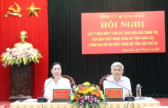 Các đồng chí nguyên lãnh đạo tỉnh góp ý dự thảo Báo cáo chính trị trình Đại hội Đảng bộ tỉnh Quảng Ngãi lần thứ XX