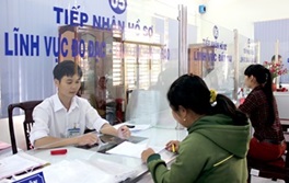 Thực hiện chính sách đối với người làm việc tại Tổ tiếp nhận thủ tục hành chính các xã phía Tây huyện Trà Bồng