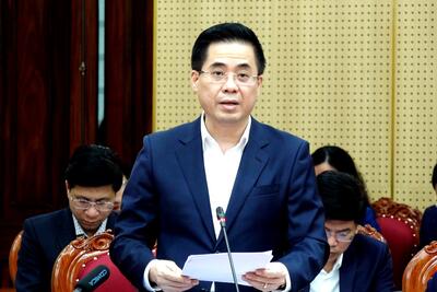Chủ tịch UBND tỉnh Nguyễn Hoàng Giang phát biểu tại buổi làm việc