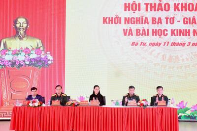 Các đồng chí lãnh đạo tỉnh, lãnh đạo Quân khu 5, Bộ Chỉ huy Quân sự tỉnh và huyện Ba Tơ chủ trì Hội thảo