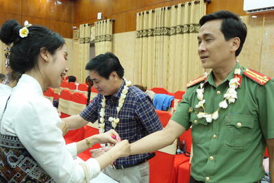 Nghi thức cột chỉ cầu may là nghi lễ văn hóa không thể thiếu trong dịp Tết cổ truyền của nhân dân các bộ tộc Lào