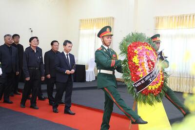 Đoàn đại biểu tỉnh Kon Tum viếng nguyên Chủ tịch nước  Trần Đức Lương