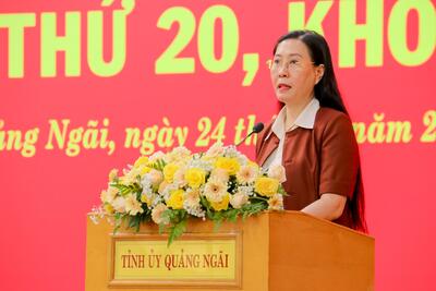 Ủy viên BCH Trung ương Đảng, Bí thư Tỉnh ủy, Chủ tịch HĐND tỉnh Bùi Thị Quỳnh Vân phát biểu tại Hội nghị