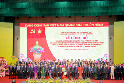 Ban Chấp hành Đảng bộ tỉnh Quảng Ngãi (mới) ra mắt tại Lễ công bố