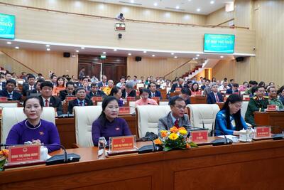 Lãnh đạo tỉnh tham dự kỳ họp