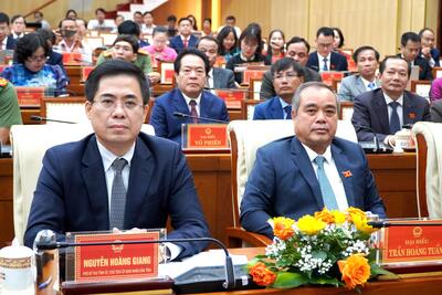 Lãnh đạo tỉnh tham dự Kỳ họp