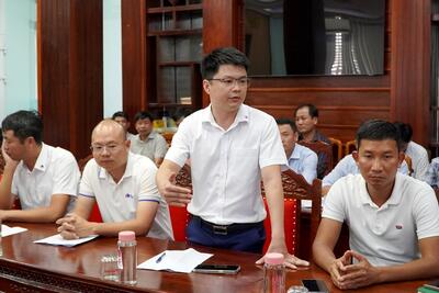 Đại diện Ban Quản lý dự án 2 báo cáo tại buổi làm việc