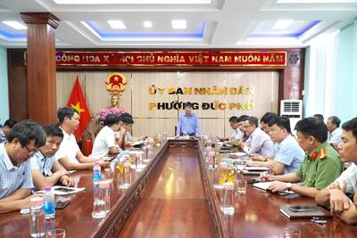 Phó Chủ tịch UBND tỉnh Nguyễn Ngọc Sâm chủ trì buổi làm việc với các đơn vị liên quan về tiến độ dự án đường bộ cao tốc Bắc- Nam, đoạn Quảng Ngãi- Hoài Nhơn