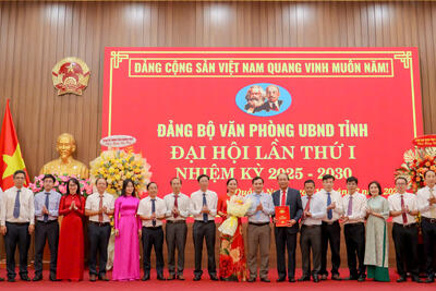 Ban Chấp hành Đảng bộ Văn phòng UBND tỉnh khóa I, nhiệm kỳ 2025 – 2030 ra mắt tại Đại hội