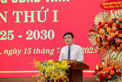 Đại diện các Chi bộ trình bày tham luận tại Đại hội Đảng bộ Văn phòng UBND tỉnh