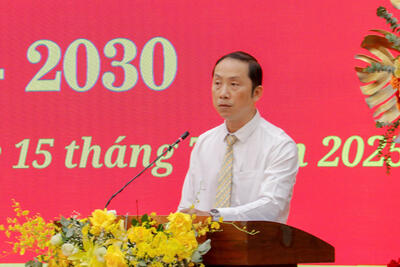 Đồng chí Nguyễn Thanh Hoài - Uỷ viên Ban Chấp hành Đảng bộ Văn phòng UBND tỉnh, Phó Giám đốc phụ trách Trung tâm Phục vụ hành chính công tỉnh phát biểu tại Đại hội