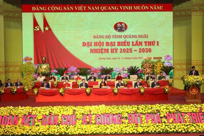 Đoàn Chủ tịch Đại hội đại biểu Đảng bộ tỉnh Quảng Ngãi lần thứ I